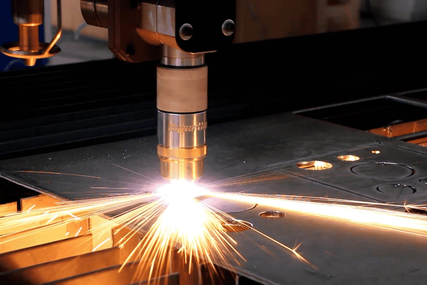 Подробнее о статье Plasma cutting of metal, сutting Metal.